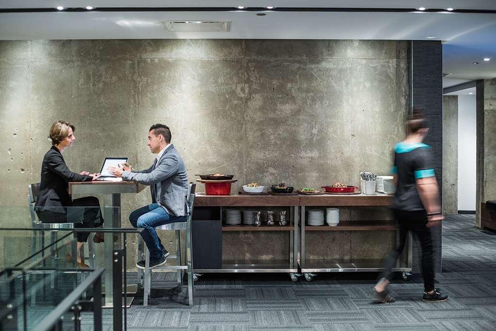 Alt Hotel Ottawa Downtown Удобства фото