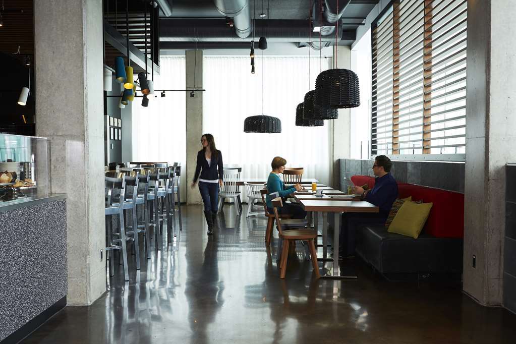 Alt Hotel Ottawa Downtown Ресторан фото